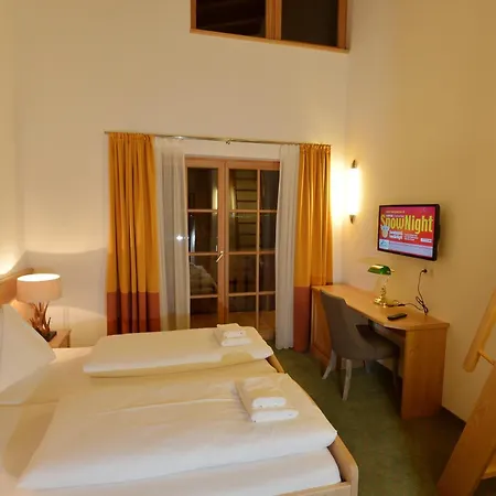 ホテル St. Florian - 3*